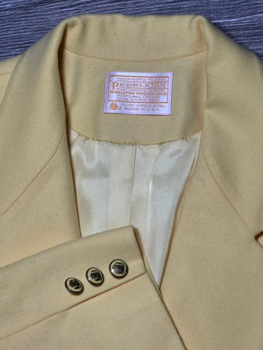 Pendleton Women's Vintage '95 100% Virgin Wool Blazer Crest Hardware Sz 8 *READ